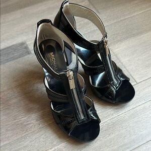 MICHAEL Michael Kors Chic Black Front Zipper Closure Open-Toe Ankle Sandals